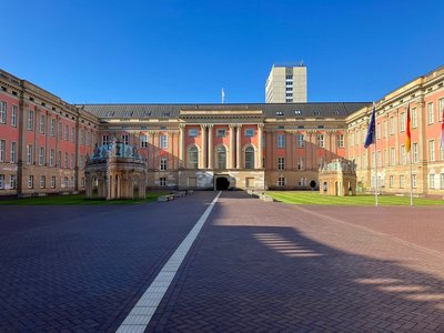 앙코르 - 궁전 파빌리온 포츠담 - 플로리안 돔보이스